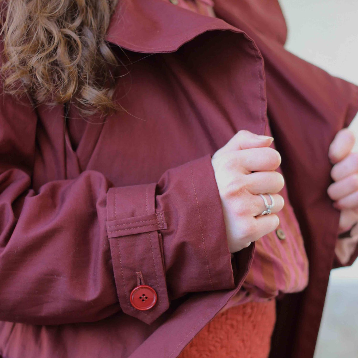 Mantel Coquille: Detail Ärmelschlaufen