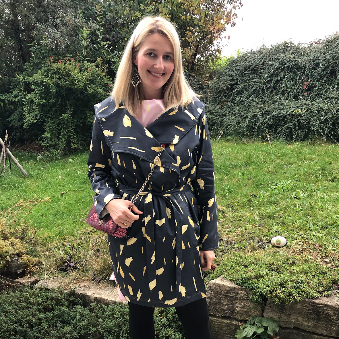 Mantel Coquille mit Goldmuster genäht von @dress_bakery