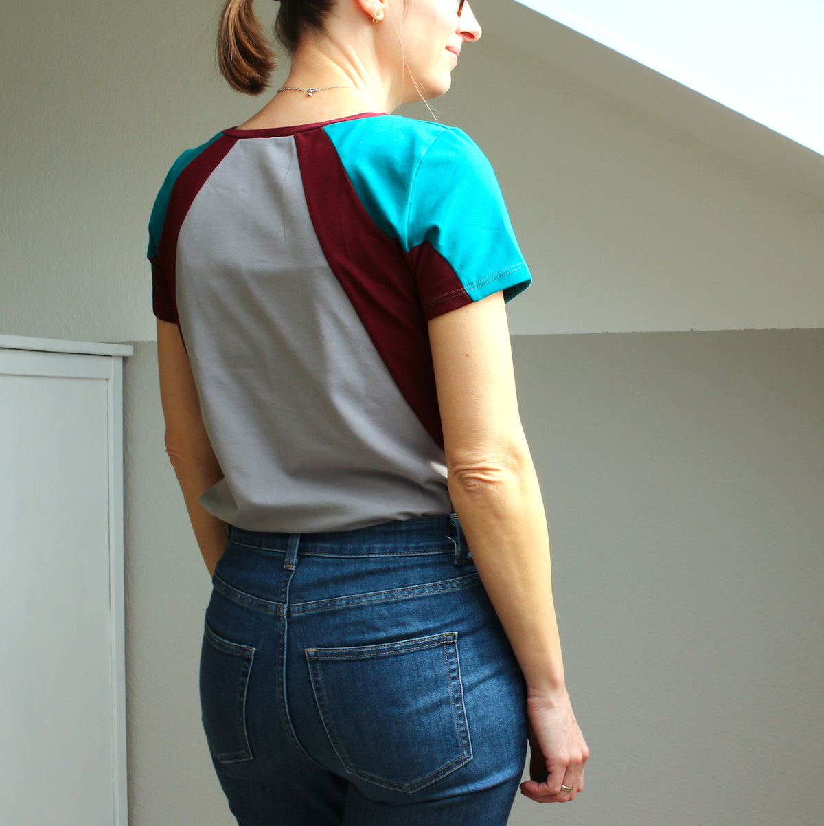 Schnittmuster Shirt Amy, genäht von Diana @ana.racoon in Größe 40 (Maße: Brustumfang 86cm, Taillenumfang 68cm, Hüftumfang 98cm), genäht aus Baumwolljersey, Variante: T-Shirt-Länge, normaler T-Shirt Ärmel, hoher Ausschnitt, 2 Teilungsnähte, weiterer Schnitt