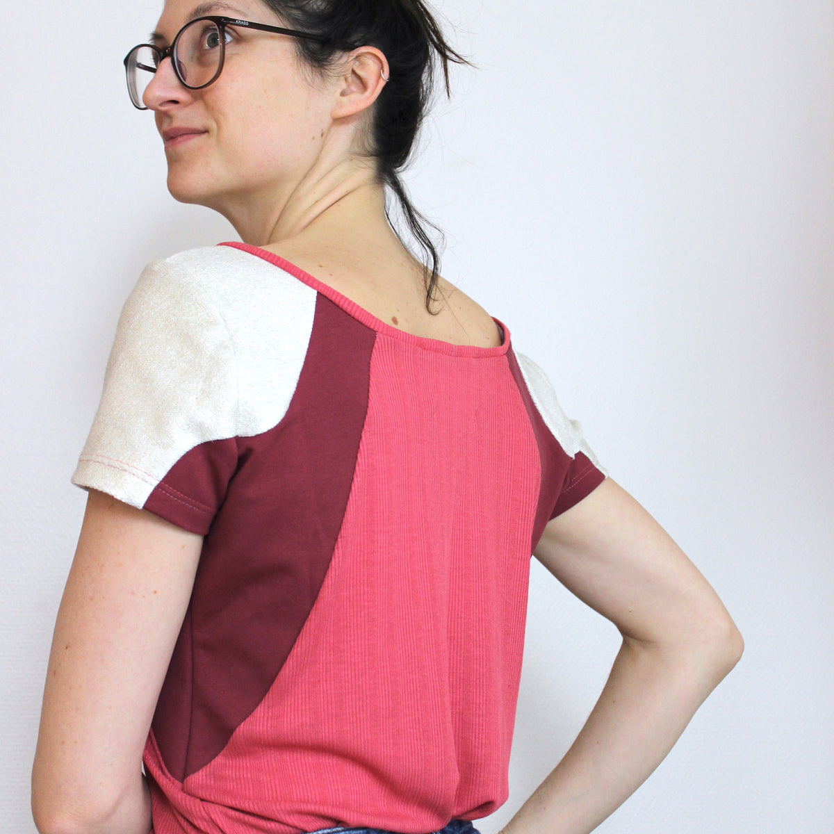 Schnittmuster Shirt/Schlauchkleid Amy: mit weitem Rücken-Ausschnitt, normale T-Shirt Länge, 2 Teilungsnähte