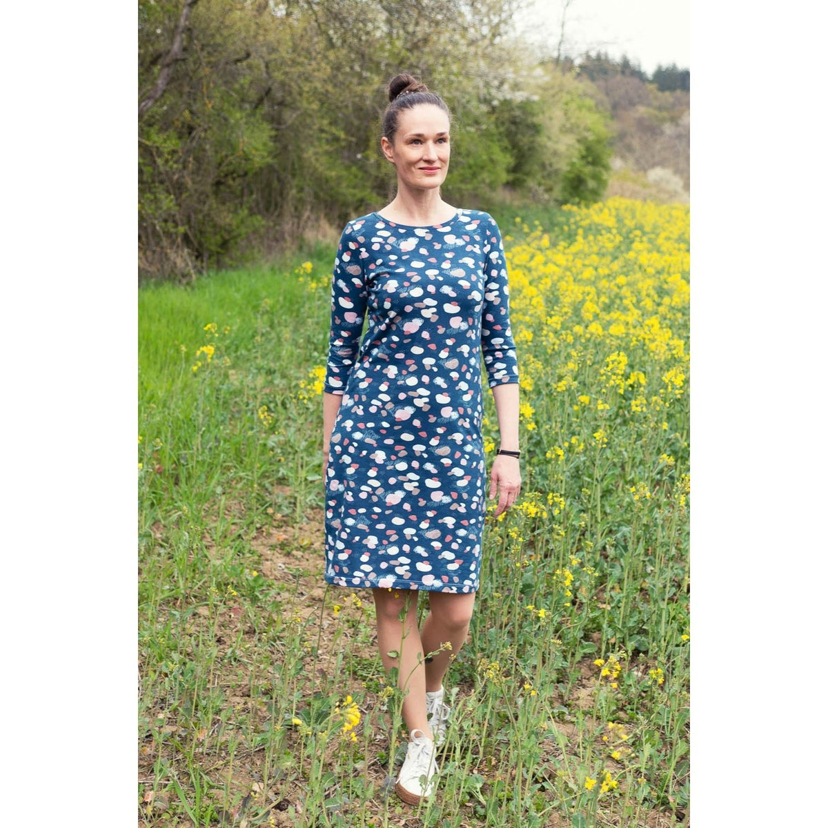 Schnittmuster Shirt/Schlauchkleid Amy genäht von Heike @meee_made, als knielanges Schlauchkleid