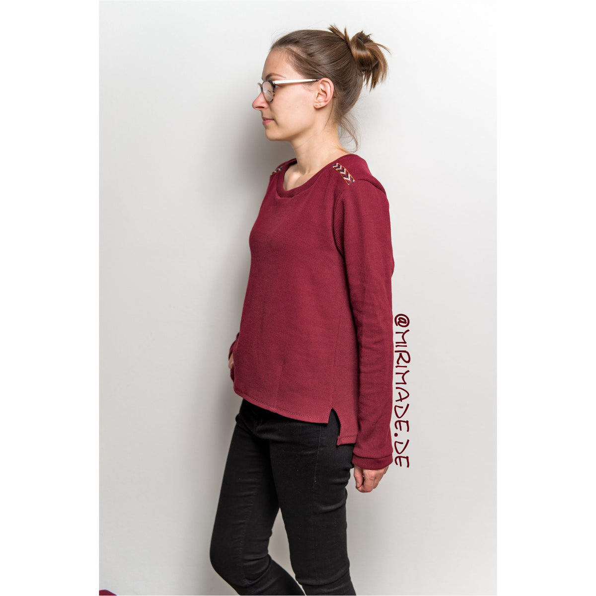 Schnittmuster Shirt Matice genäht als Longsleeve und seitlichen Schlitzen von @mirimade.diy