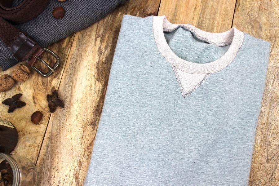 Sweatshirt mit Dreieck am Kragen nähen