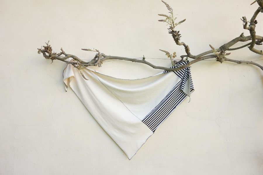 Stoffreste verwerten: So machst du ein Tuch aus Jersey-Stoffresten